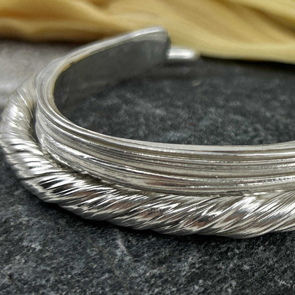 Mitsuro Hikime Schmuck