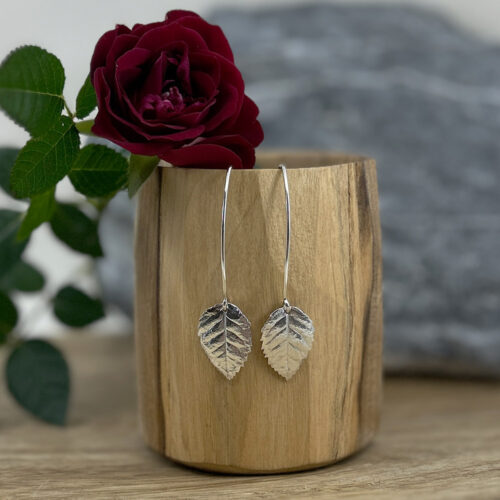 Schmuck aus echten Rosen-Blättern