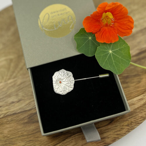Schmuck aus Wildkräutern
