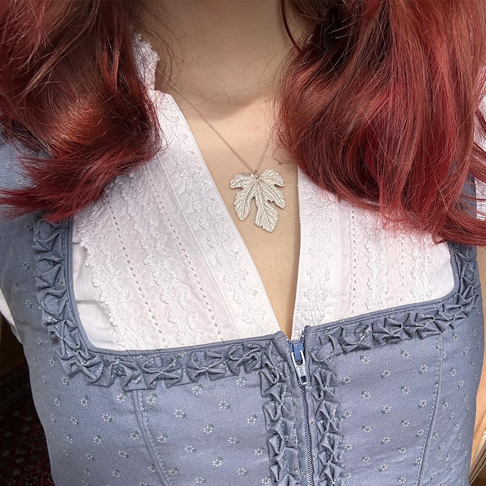 Dirndl Blätterschmuck Feige